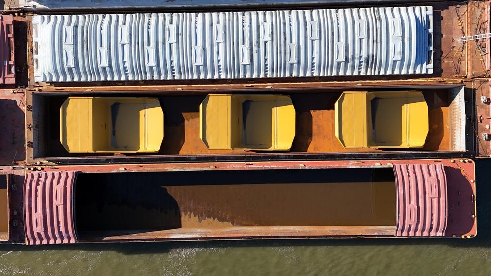 ACBL Moves 71,000-Pound Truck Beds for Boyd CAT